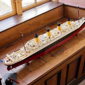 9090 БР Титаник Голямата Круизна Лодка Тухли Строителни Блокове на Кораб, Параход Коледни Подаръци За Рожден Ден, Играчки Съвместими 10294